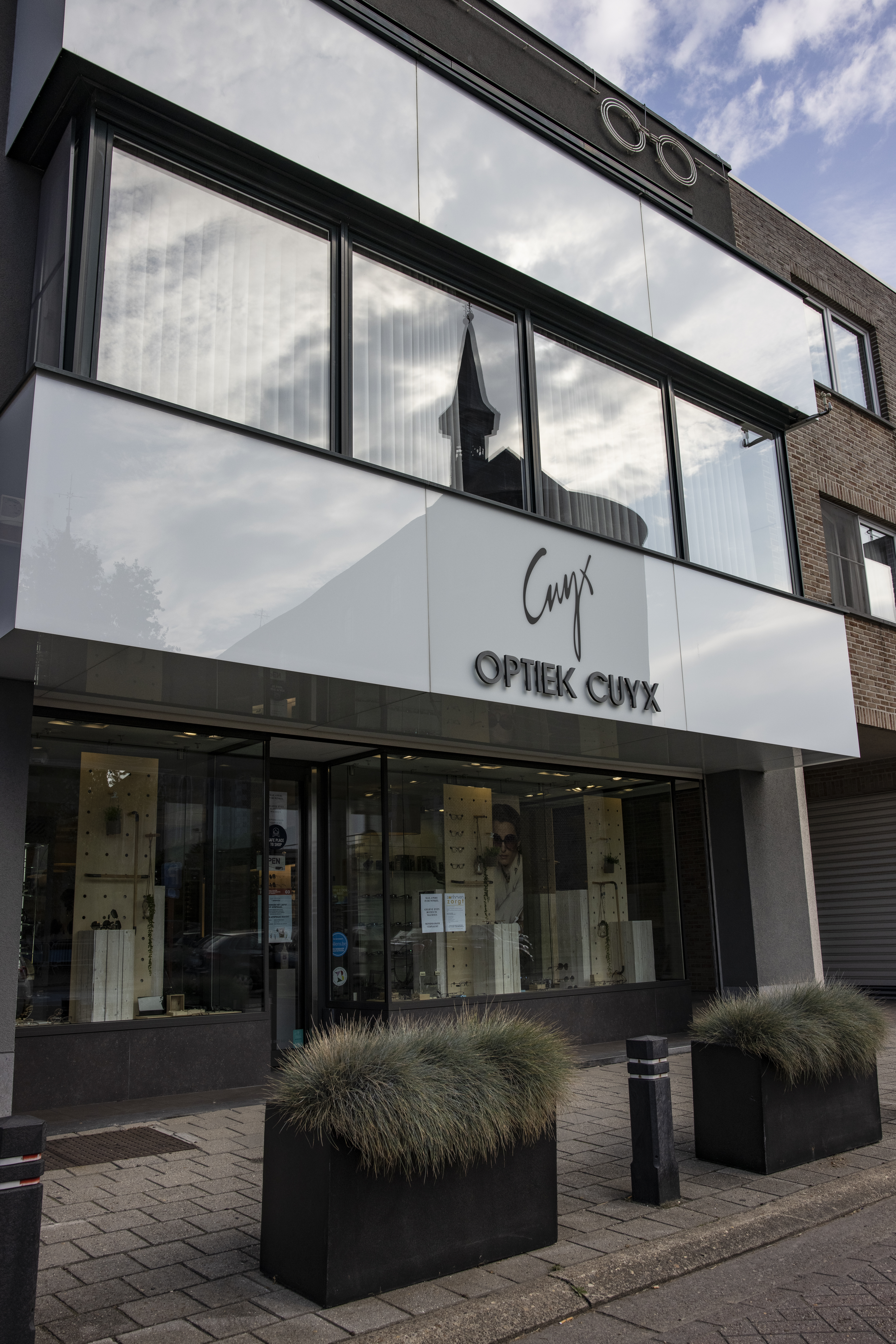 OPTIEK WIM CUYX NV (ZONHOVEN)
